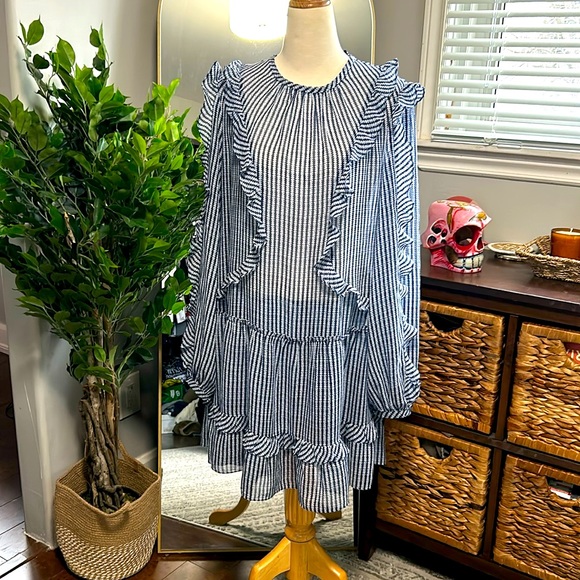 BCBG MAX AZRIA Dress - Picture 3 of 11